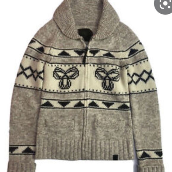 TNA Aritzia Knit 100% Lambs Wool Sweater - Picture 1 of 4